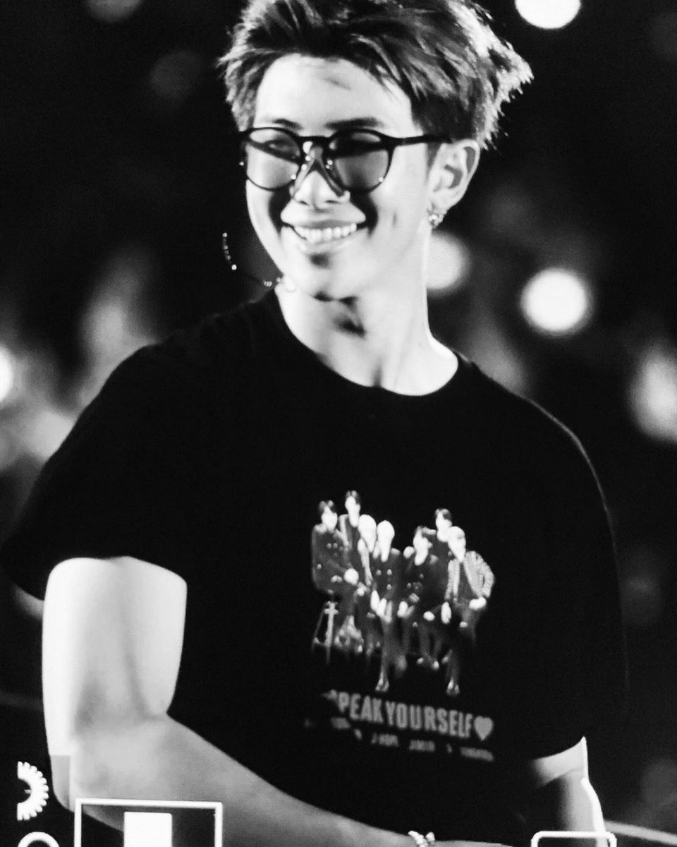 vvakhida's tweet photo. Maaa man💔#WeLoveYouNamjoon https://t.co/NVUK9cwWUP