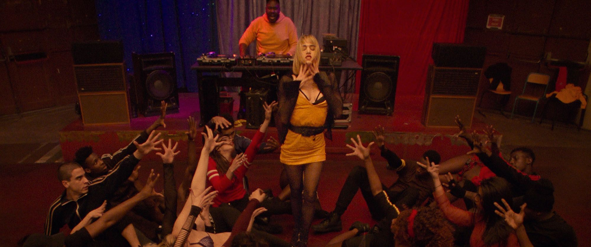 One Perfect Shot on X: "CLIMAX (2018) Cinematography by Benôit Debie  Directed by Gaspar Noé Read more about dance and horror:  https://t.co/h1wRuhtzaL https://t.co/PHs1ff846d" / X
