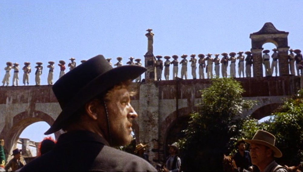 iescobar98's tweet photo. Decía el bueno de Truffaut que “Veracruz” era toda una lección sobre cómo construir una historia; pero es mucho más. En una trama donde la propia traición es un personaje, cada escala, cada plano, rompe y tensa las relaciones y constituye el germen del estilo que seguiría Leone. https://t.co/h2HizChYgC