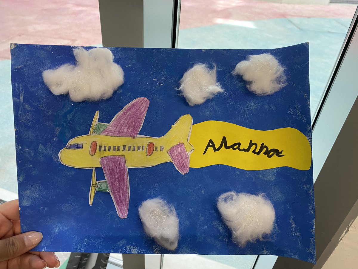 MissUnis's tweet photo. As part of our flight project, we created our own planes in the sky. We sponge painted the background and use a step by step tutorial on YouTube to help us draw the plane. We then used cotton balls to create a cloud effect. Don’t they look great 🤩🤩🤩 #flightproject #teachinuae https://t.co/PK0uOrpSwi