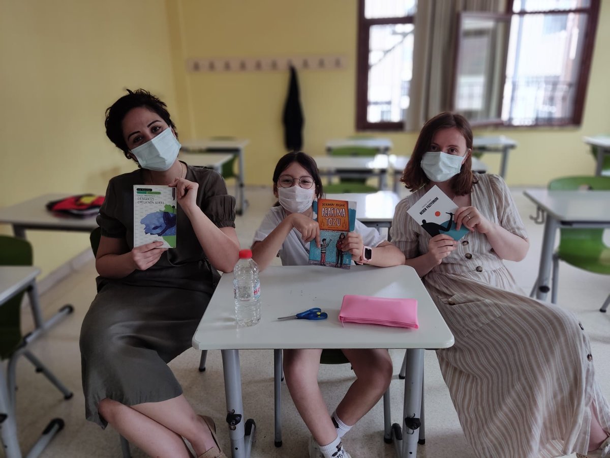 Yağmurlu hava ve kitap okumak📚 <a href="/DogaUskudar/">DOĞA KOLEJİ ÜSKÜDAR KAMPÜSÜ</a> @ArifeKaraman6 <a href="/kursatkayalak/">Kürşat Sadık KAYALAK</a> <a href="/cigdemmolla/">Dr. Çiğdem Mollaibrahimoğlu</a>