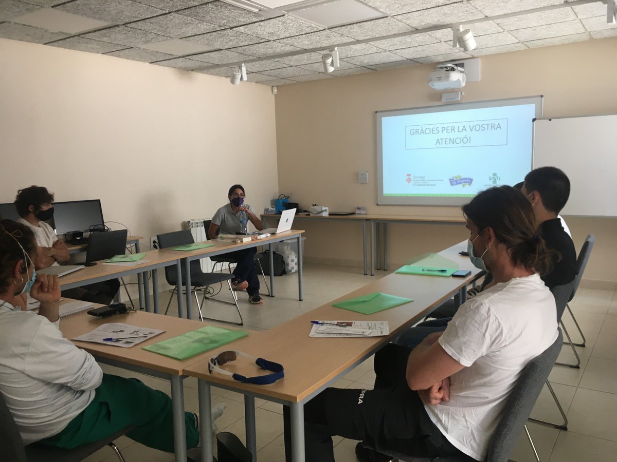 DiputacioGirona's tweet photo. 🐄Els Serveis de Millora i Expansió Ramadera i Genètica Aplicada (#Semega) de la #DdGi organitzen 4⃣ edicions del curs d'inseminació artificial en boví lleter per millorar-ne les tècniques. Hi participen 28 ramaders.

📌Escola Agrària de #Monells, @irtacat i @fageda. https://t.co/YkfUU54s93