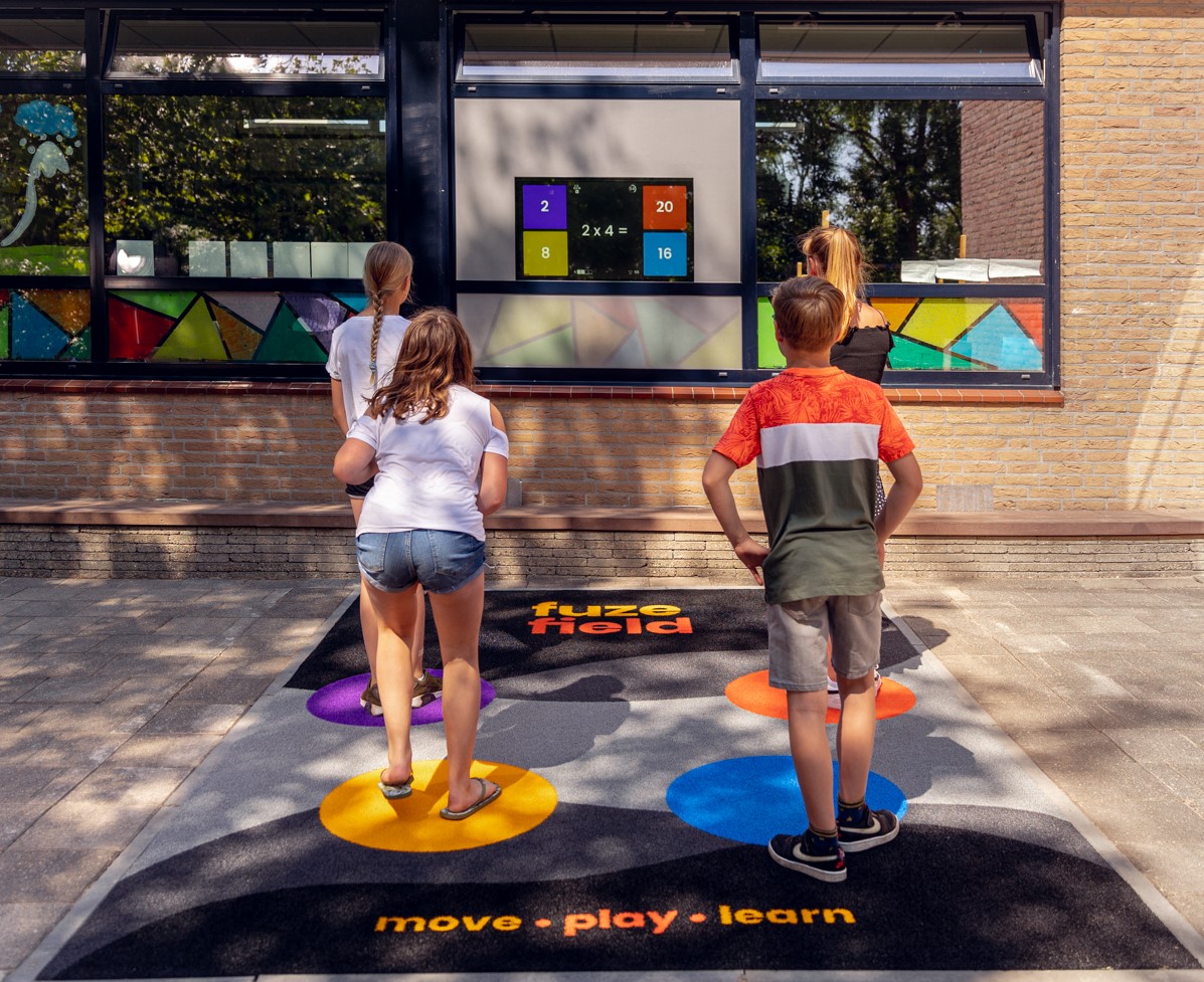 FuzeField's tweet photo. De wereldprimeur van FuzeField! Na 10 jaar onderzoek, testen en veel voorbereiding lanceren we vandaag onze grote trots!

#FuzeField is de maker van de interactieve, drukgevoelige beweegvloer die educatie, bewegen en gamen combineert waardoor... 1/2 https://t.co/b9taqH9sXG