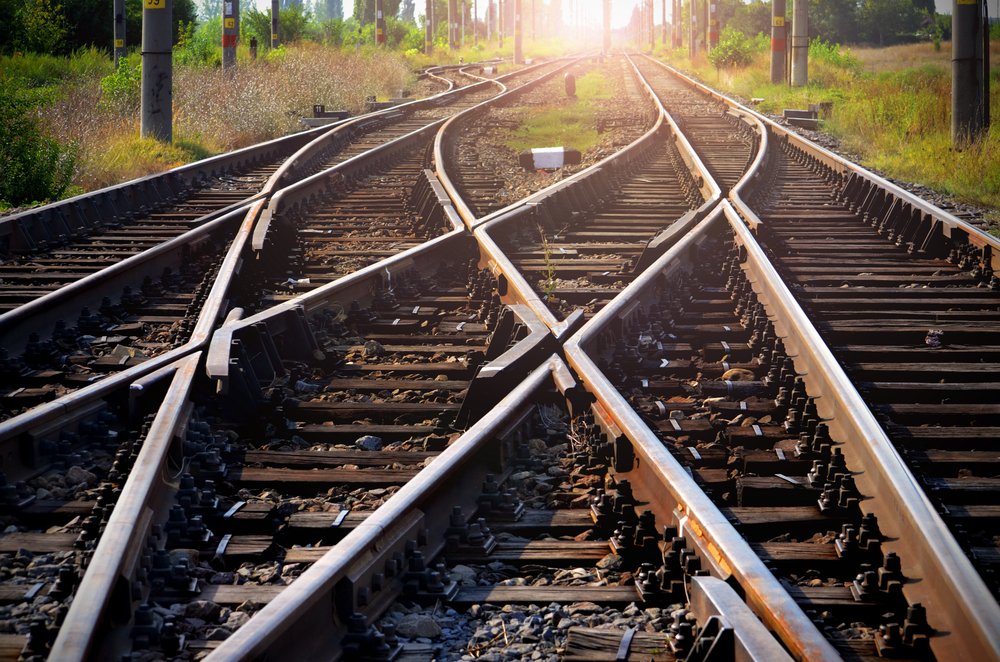 Vi har sammen med <a href="/teralytics/">Teralytics</a> indgået en aftale med <a href="/omDSB/">DSB</a> om at levere anonymiserede mobilitetsdata fra vores mobilnetværk 📡

Dataet skal hjælpe DSB med at forstå danskernes rejsevaner🚆
Læs mere her: bit.ly/mobilitetsinds…