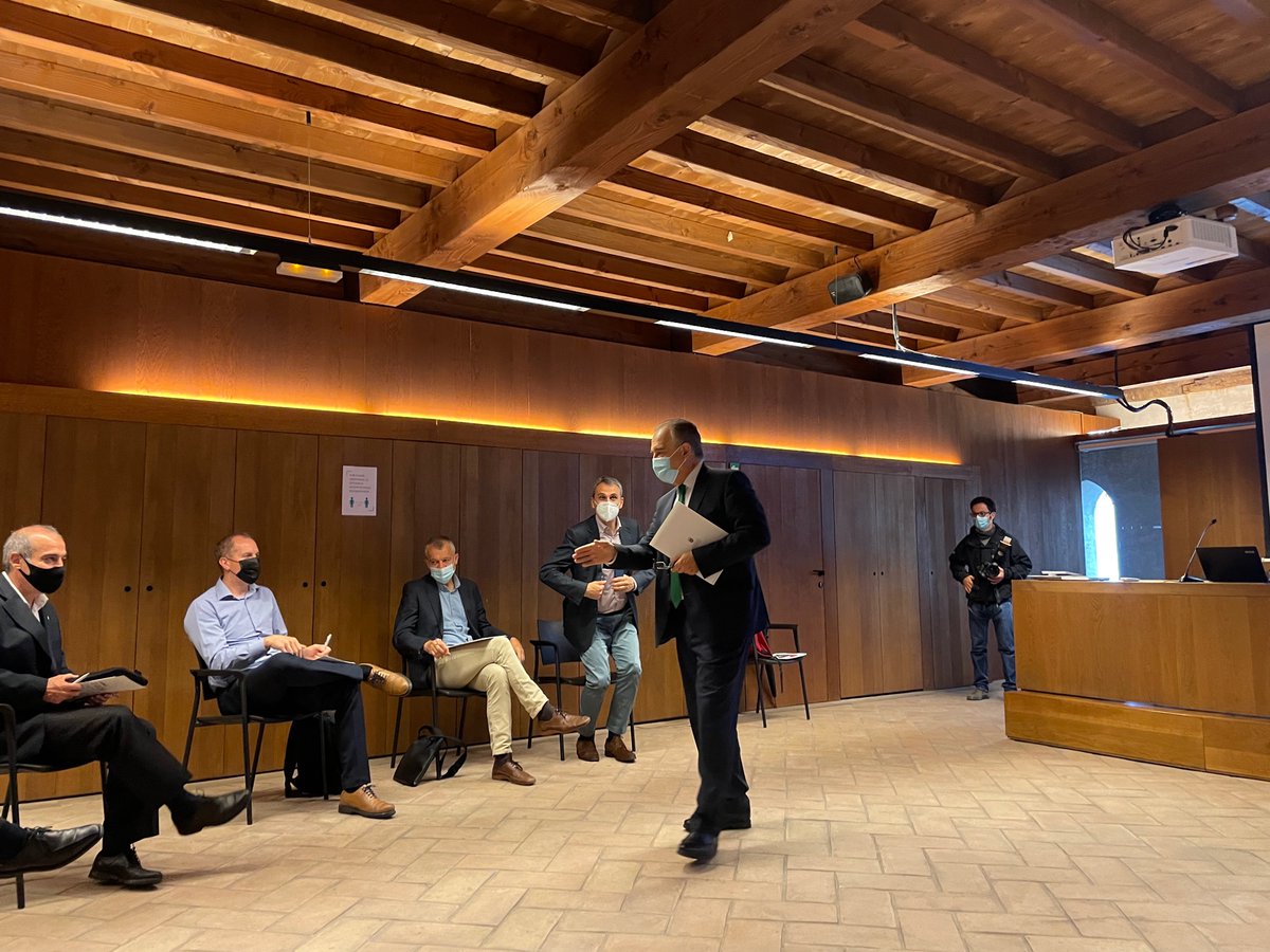 El alcalde Enrique Maya <a href="/Pamplona_ayto/">Ayuntamiento de Pamplona</a>  abre el Foro Beriain: “estamos todos juntos en esta aventura de la digitalización. Espero que lleguen los fondos NG pero los proyectos <a href="/Animsa/">Animsa</a>  están ahí “