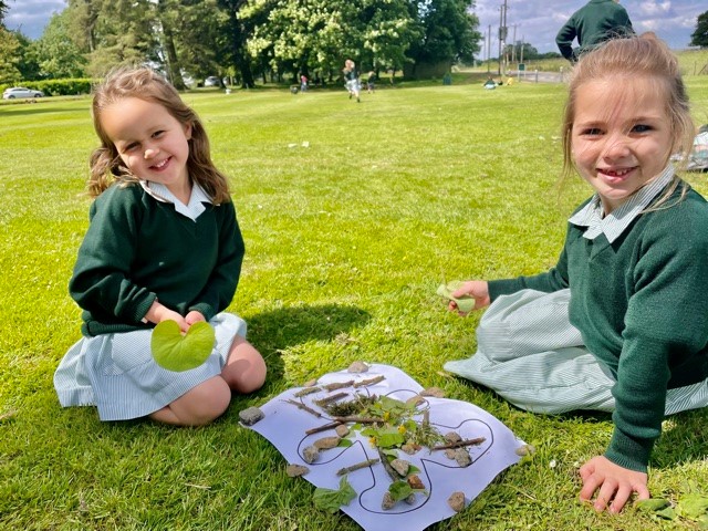 TheDownsSchool's tweet photo. Reception and Year 1 enjoyed exploring the School grounds to recreate a gingerbread man from natural resources. Luckily, he didnβt manage to escape!
#thegingerbreadman #spacetoexplore #spacetoexpress #spacetoexcel #thedownspreparatoryschool https://t.co/BHf8IToCeg