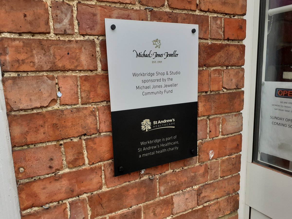 WorkbridgeUK's tweet image. The shop fitters visited Workbridge yesterday to install our new sign at the Workbridge Shop &amp;amp; Studio in Northampton.

We went for dark timber on the outside, matching the internal timber our teams created inside.😊

#newsign #shopsign #commshero #northampton