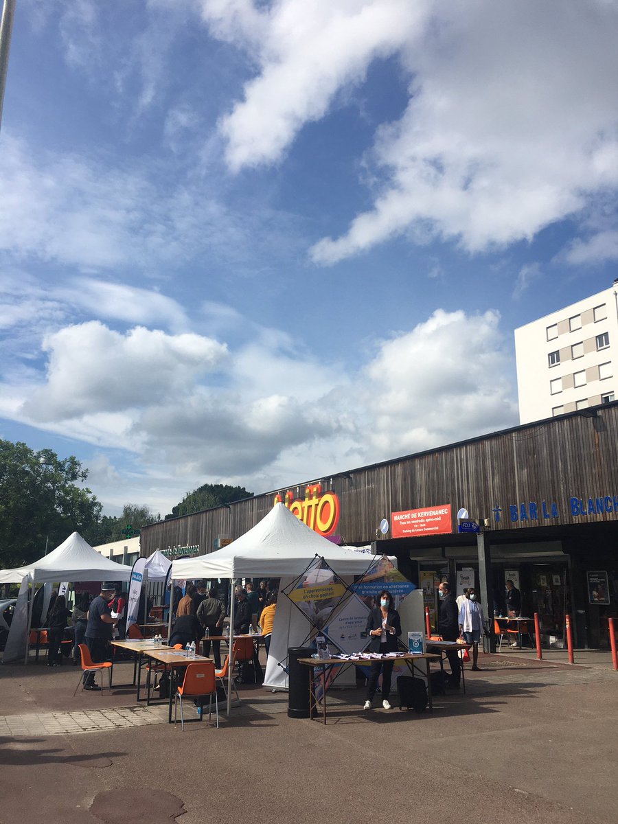 AssoDefis's tweet image. Au forum des métiers de #kervenanec, présentation de la formation @DigiSkol_bzh ! Merci
@Mission_Locale @VilledeLorient et La Maison pour tous ! #lorient