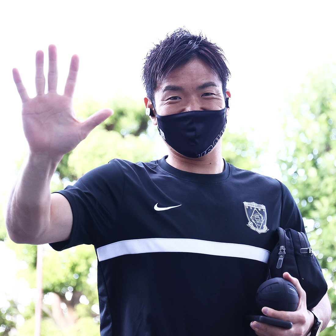 浦和レッズオフィシャル 選手バスがスタジアムに到着 柏戦は19 03キックオフ 試合情報 T Co Yh9zf1gchy Dazn Jpnのご加入はこちら T Co Uu55idsoze Urawareds 浦和レッズ Wearereds 山中亮輔 武藤雄樹 西川周作 宇賀神友弥