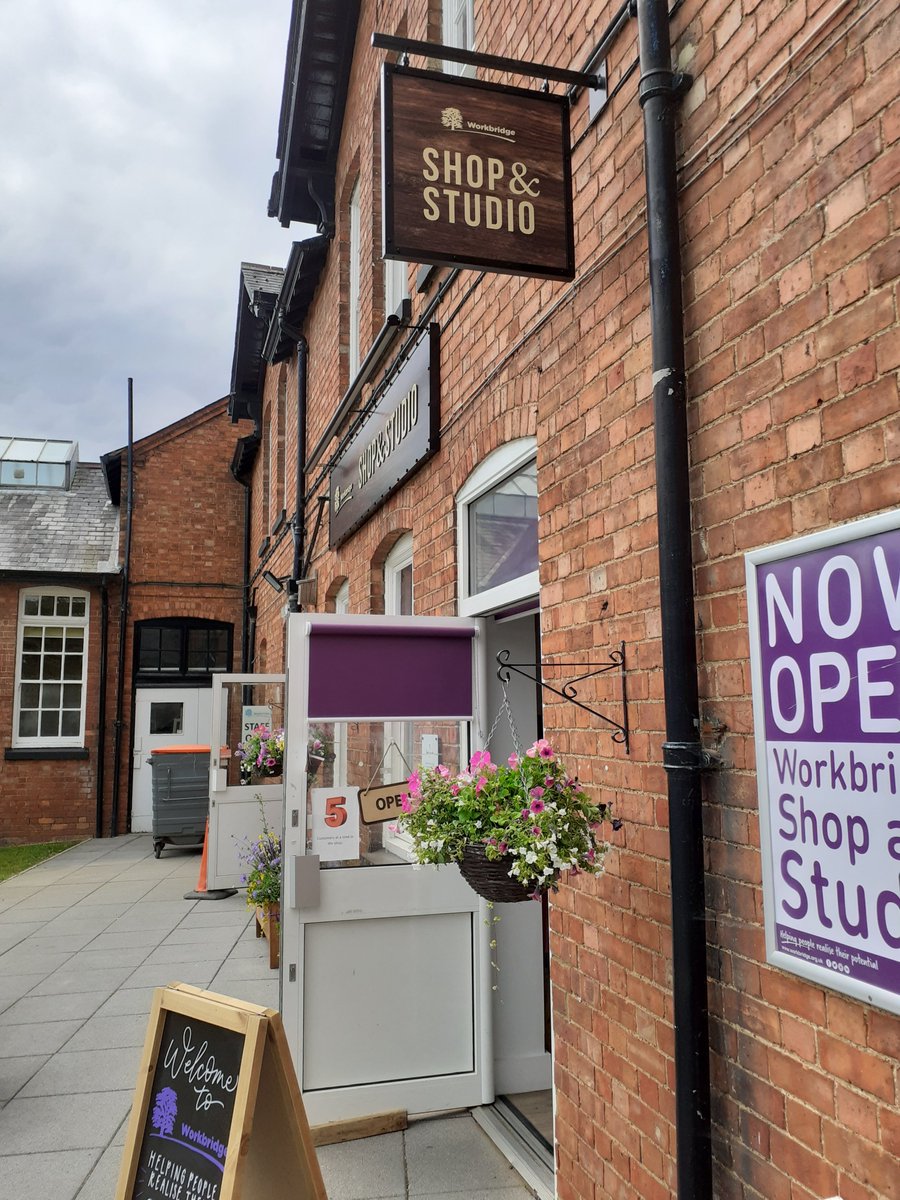 WorkbridgeUK's tweet image. The shop fitters visited Workbridge yesterday to install our new sign at the Workbridge Shop &amp;amp; Studio in Northampton.

We went for dark timber on the outside, matching the internal timber our teams created inside.😊

#newsign #shopsign #commshero #northampton