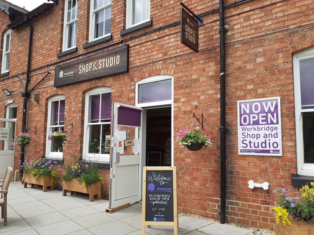 WorkbridgeUK's tweet image. The shop fitters visited Workbridge yesterday to install our new sign at the Workbridge Shop &amp;amp; Studio in Northampton.

We went for dark timber on the outside, matching the internal timber our teams created inside.😊

#newsign #shopsign #commshero #northampton