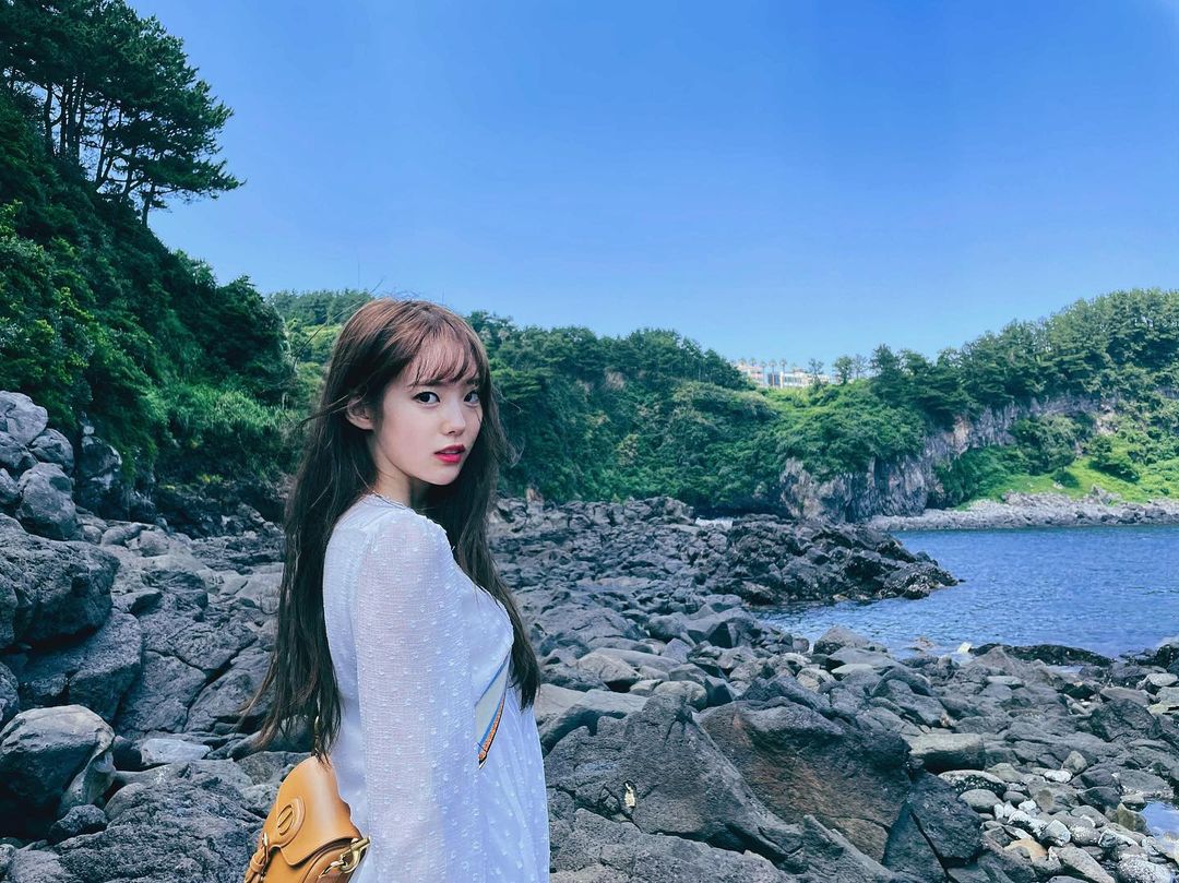 📸 LUDA INSTAGRAM
☁️ 🌲 🌊 🪨 🌷 
-
#우주소녀 #루다 #WJSN #LUDA