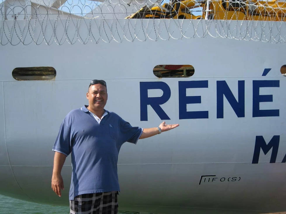 ARMATEURS DE FRANCE (@armateursfr) on Twitter photo PORTRAIT DE MARIN : RENÉ PAQUIGNON, ORANGE MARINE🌊
René Paquignon, Team Leader Jointage chez <a href="/OrangeMarine_/">Orange Marine</a>, nous livre un témoignage passionnant sur son parcours !
#ActuADF 👉bit.ly/3gYuJuJ PORTRAIT DE MARIN : RENÉ PAQUIGNON, ORANGE MARINE🌊
René Paquignon, Team Leader Jointage chez <a href="/OrangeMarine_/">Orange Marine</a>, nous livre un témoignage passionnant sur son parcours !
#ActuADF 👉bit.ly/3gYuJuJ