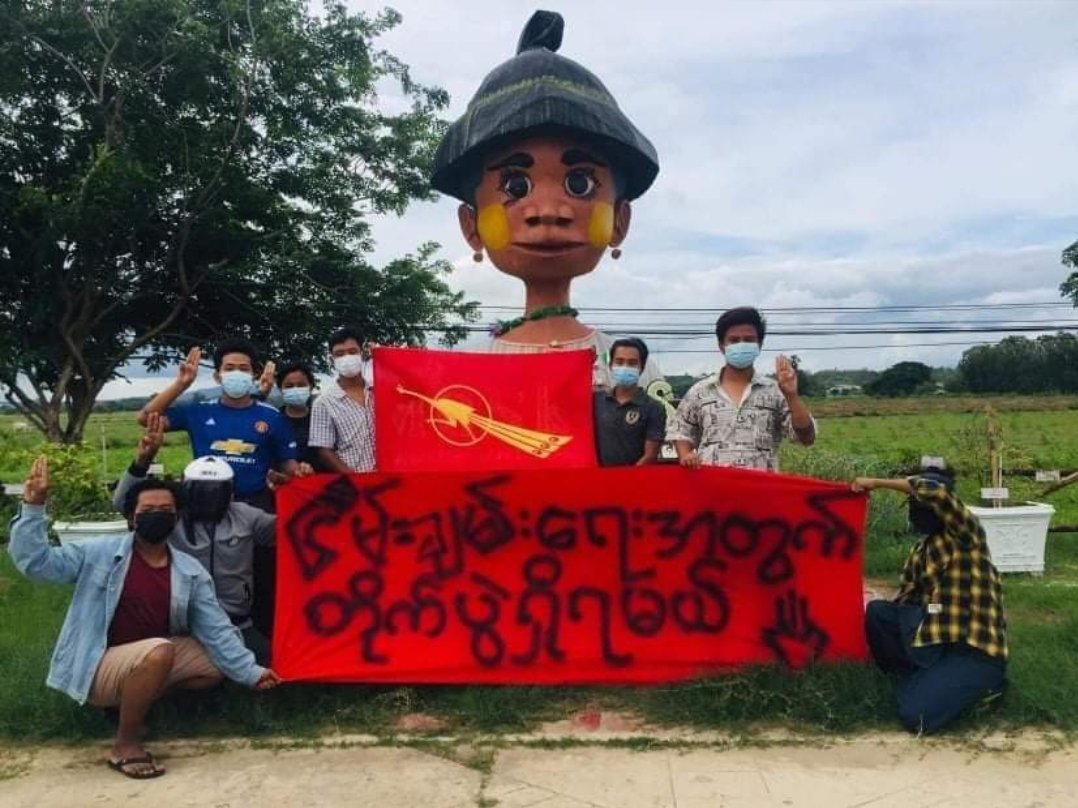 nhs0412's tweet photo. #NayPyiTaw Student's Union and local residents gathered to stage anti coup gurellia strike to demand the end of dictator today. 
#WhatsHappeningInMyanmar 
#June23Coup 
#TogetherWithPDF https://t.co/2iLVGk2mUL