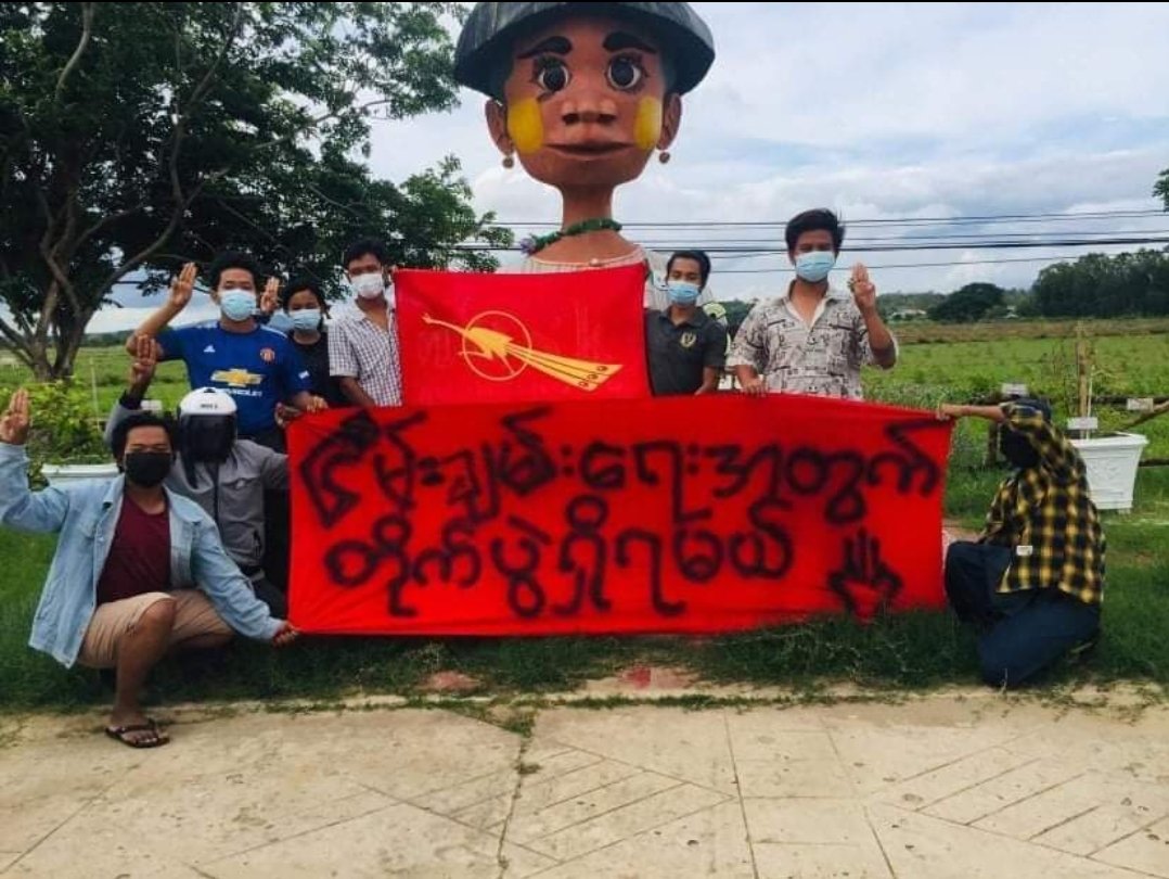 nhs0412's tweet photo. #NayPyiTaw Student's Union and local residents gathered to stage anti coup gurellia strike to demand the end of dictator today. 
#WhatsHappeningInMyanmar 
#June23Coup 
#TogetherWithPDF https://t.co/2iLVGk2mUL