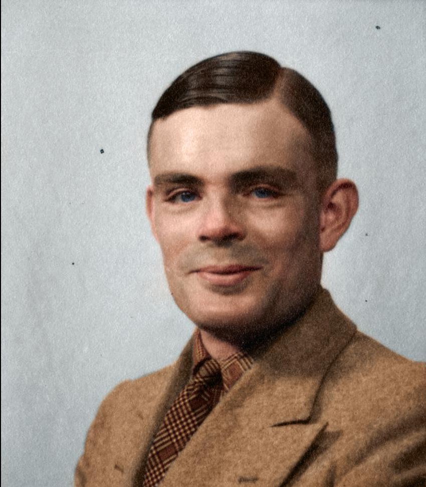 elOrdenMundial's tweet photo. Es 23 de junio de 1912, en Paddington, Londres, nace el gran matemático Alan Turing. 

Descifró los códigos nazis, particularmente los de la máquina Enigma, salvando así miles de vidas. 

Más adelante, fue procesado por su homosexualidad y se suicidó tras dos años de su condena. https://t.co/oTVPgwDagl