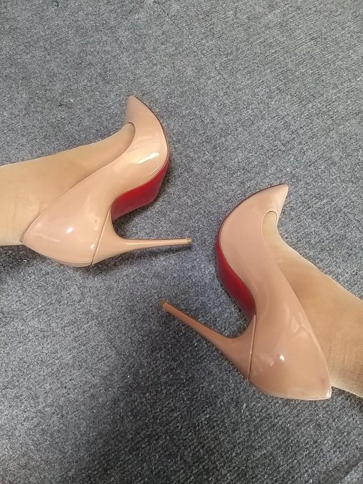 For me, HEELS aren't POWERFUL. But when women wear them confidently,they can conquer the world 😉.  #loubs<a href="/tag/findom"class="tags"><span>#findom</span></a><a href="/tag/loubs"class="tags"><span>#loubs</span></a><a href="/tag/moneyslave"class="tags"><span>#moneyslave</span></a><a href="/tag/heelworship"class="tags"><span>#heelworship</span></a><a href="/tag/asiangoddess"class="tags"><span>#asiangoddess</span></a>