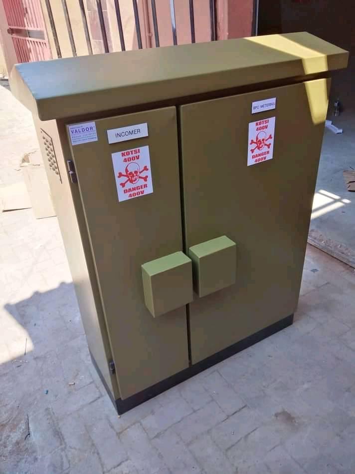 DorElectrical's tweet photo. ''Making our clients happy by giving them high quality projects and delivered well in time'' 
…our Metering kiosk are approved by BPC 
#PhushaBW🇧🇼 #manufacturing #BPCmeteringKiosk #electrical 
Call us today @  73 234 502
WhatsApp 73 018 155
Email ; valdorswitchboards@gmail.com https://t.co/xdVfhCMUXi