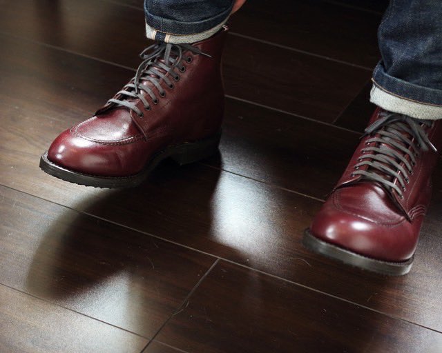 ramshiruba's tweet photo. Redwing 9091 girardboot
細めの丸紐に替えたジラードブーツ。
元の平紐とどっちが良いかは難しいところですが、間違い無く履き脱ぎし易くなりました。
ベックマンとの使い分けも出来そうで満足😊
#redwing https://t.co/BLjIkM6bdP