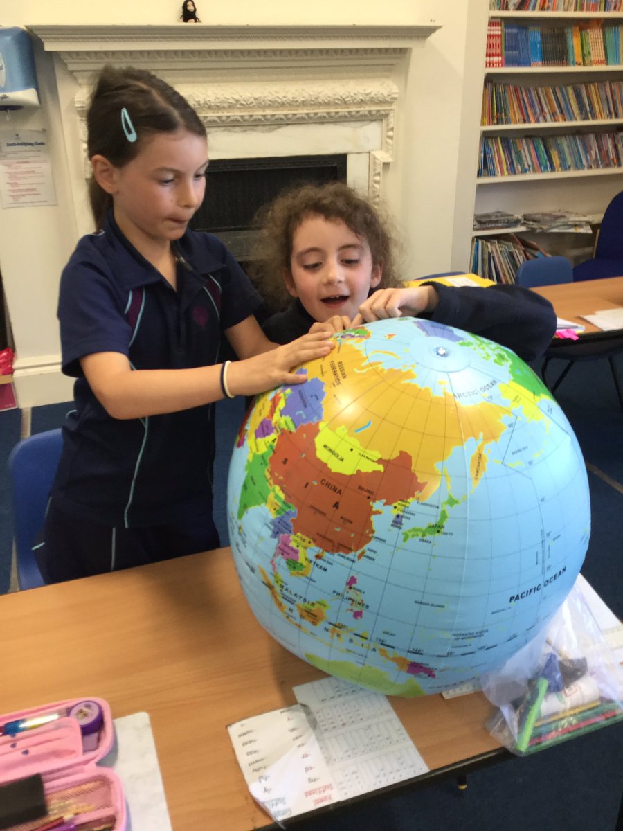 CarrdusYear3's tweet photo. Throwing the inflatable globe to find countries in Europe! #carrdusschool @CarrdusYear3 https://t.co/V2gzdRPy7W