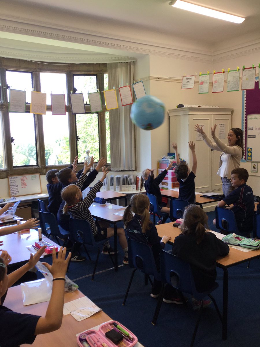 CarrdusYear3's tweet photo. Throwing the inflatable globe to find countries in Europe! #carrdusschool @CarrdusYear3 https://t.co/V2gzdRPy7W
