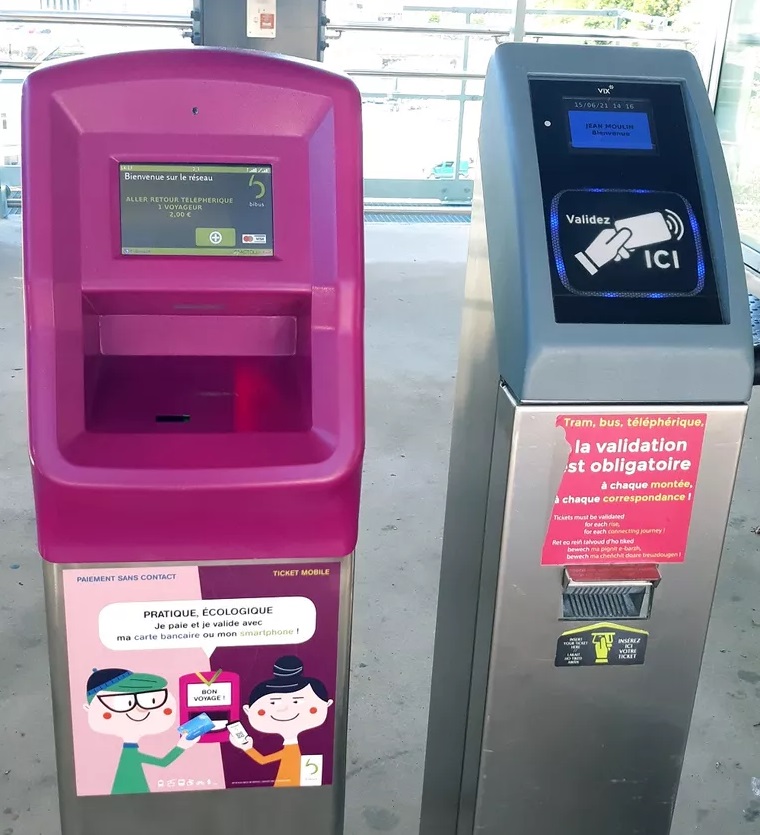 Bibus (@bibusbrest) on Twitter photo 🚠 Depuis quelques jours, un valideur rose est disponible dans chacune des gares du téléphérique.
👉 Vous pouvez maintenant acheter le ticket aller/retour téléphérique à 2€ avec votre carte bancaire sans contact ou dans votre application Bibus. 💳📲
▶ <a href="/capucinsbrest/">Les Ateliers des Capucins</a> @BrestFr 🚠 Depuis quelques jours, un valideur rose est disponible dans chacune des gares du téléphérique.
👉 Vous pouvez maintenant acheter le ticket aller/retour téléphérique à 2€ avec votre carte bancaire sans contact ou dans votre application Bibus. 💳📲
▶ <a href="/capucinsbrest/">Les Ateliers des Capucins</a> @BrestFr