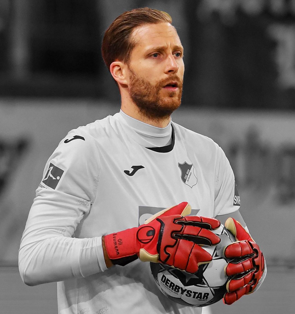 uhlsport_JP's tweet image. 【uhlsportコレクション①】
『🟥PURE FORCE⬛️』
日本国内での最新モデル‼
フィット感、グリップ力はもちろんのこと…RED×BLACKカラーがピッチ内で目立ってかっこいい😍

歴代グラブで最も人気なグラブはどれだ☝️
いいね♡お待ちしています！
#uhlsport #uhlsquad #PUREFORCE #uhlsportコレクション