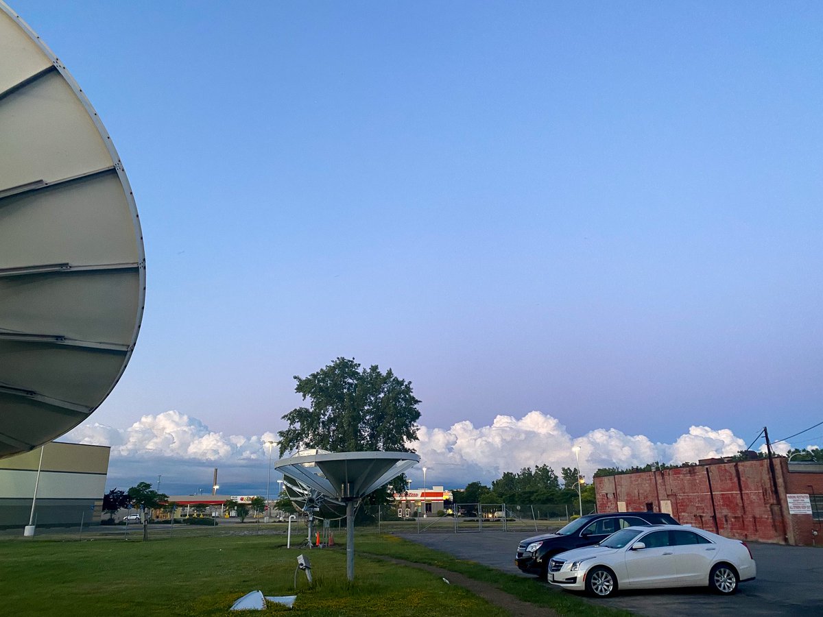 Hoskins_JM's tweet photo. These clouds look like a painting! ⁦@news4buffalo⁩ https://t.co/G0NfcuodQ8