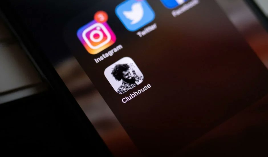 #Clubhouse | L'application dévoile par mégarde une de ses prochaines fonctionnalités. 🙄

En effet, il semblerait que Clubhouse prépare une nouvelle option de messagerie privée. 🙃

Via siecledigital.fr/2021/06/23/clu… <a href="/Siecledigital/">Siècle Digital</a> <a href="/Clubhouse/">Clubhouse</a> 

#SocialMedia #CM #WednesdayMotivation