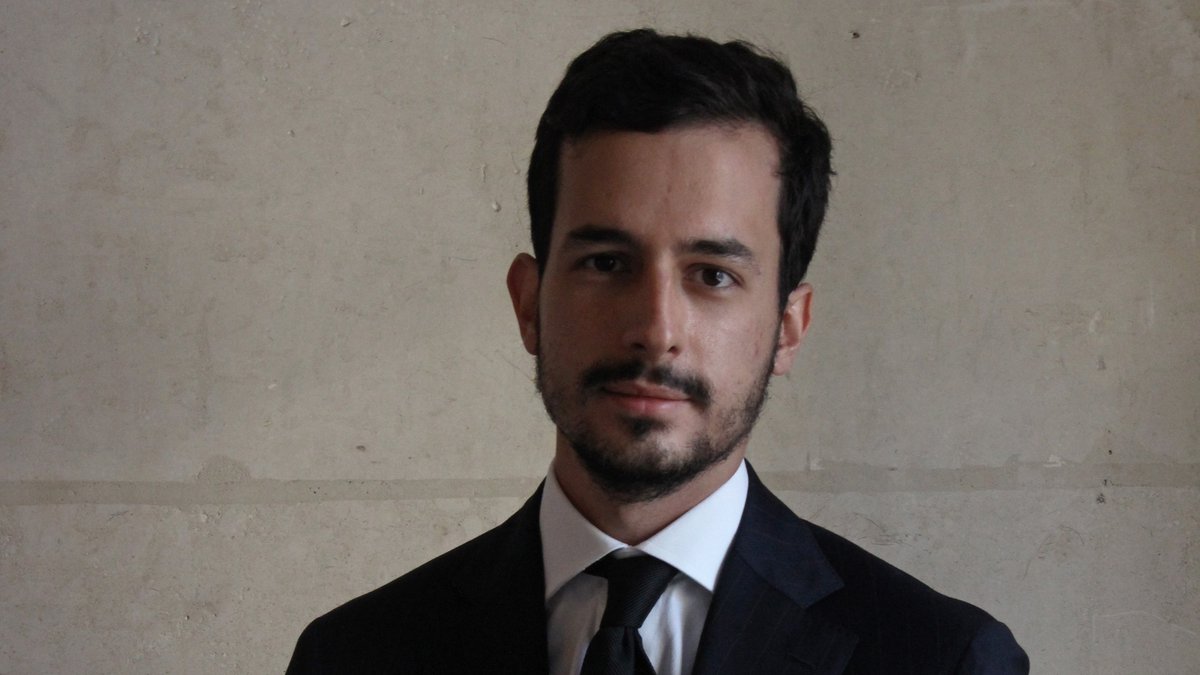 Assas_DPE's tweet image. PRESENTATION DE LA PROMOTION 2020-2021 DU MASTER 2 DROIT PUBLIC DE L’ECONOMIE [21/27]

Le Master 2 Droit public de l’économie a le plaisir de vous présenter Charles Faure. 

Retrouvez son parcours sur nos autres réseaux !
linkedin.com/company/185740…
facebook.com/Master-2-Droit…