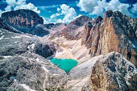 FassaSport's tweet photo. Ci sono ancora posti per l'escursione al #lago di #Antermoia di domani! 💙
Avete voglia di vedere ancora un po' di #neve sulle #Dolomiti?😜

Prenota online ⬇️⬇️
https://t.co/xRoMD3TtYc https://t.co/VjoOt7LxuC