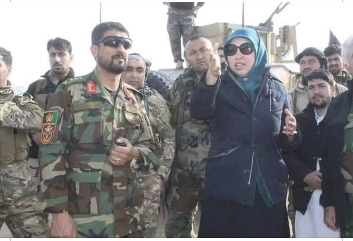 ebtekarm_ir's tweet image. سلیمه خانم !
خدا پشت و پناه شما و مردم #مزارشریف
سلیمه مزاری متولد ۵۹ در تهران و دانش آموخته‌ جامعه شناسی دانشگاه خوارزمی؛ بعنوان فرماندار مزار شریف، نیروهای مردمی را برای دفاع از شهر در برابر تهدیدات منسجم کرده. او در خط مقدم مبارزه با طالبان است و گفته تا زنده باشم میجنگم