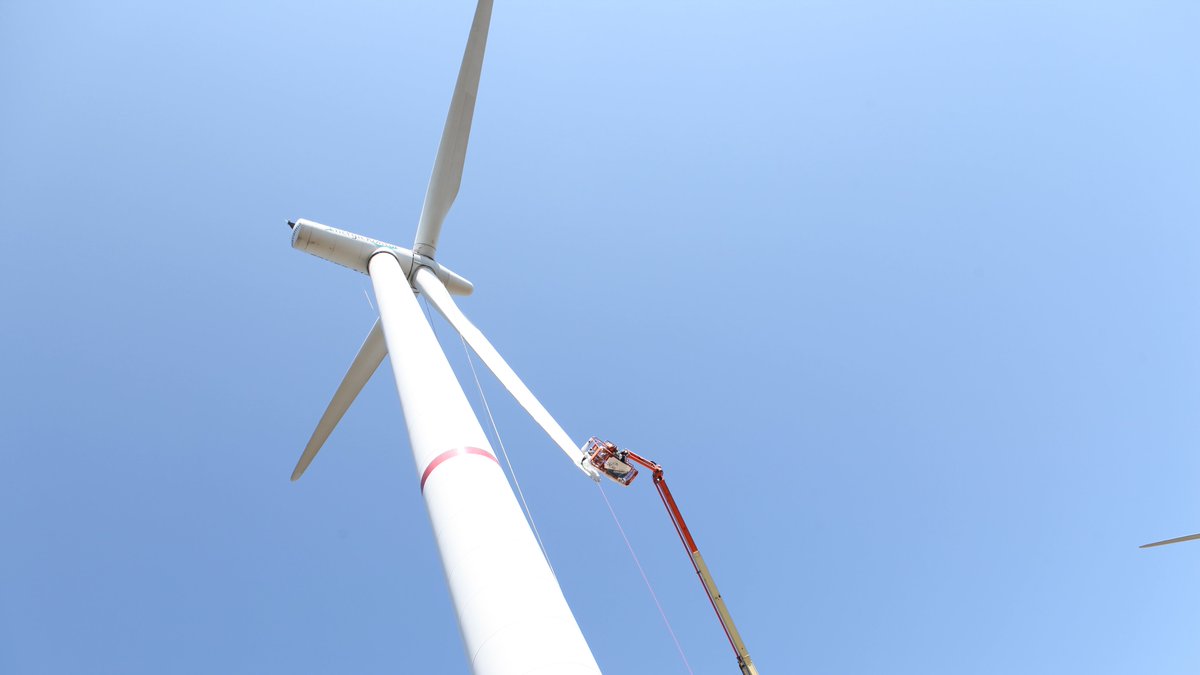 BladeExtension's tweet image. RBE #installation works in #windfarm in #Portugal.

#RBE - Rotor Blade Extension increases the length of rotor blades and consists of an additional modular segment, applied over the blade tip, which is already fixed on the rotor. rotorbladeextension.com