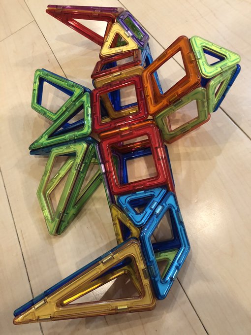 頑張って作ったんだけど翼が重すぎて自壊する…悲しい 