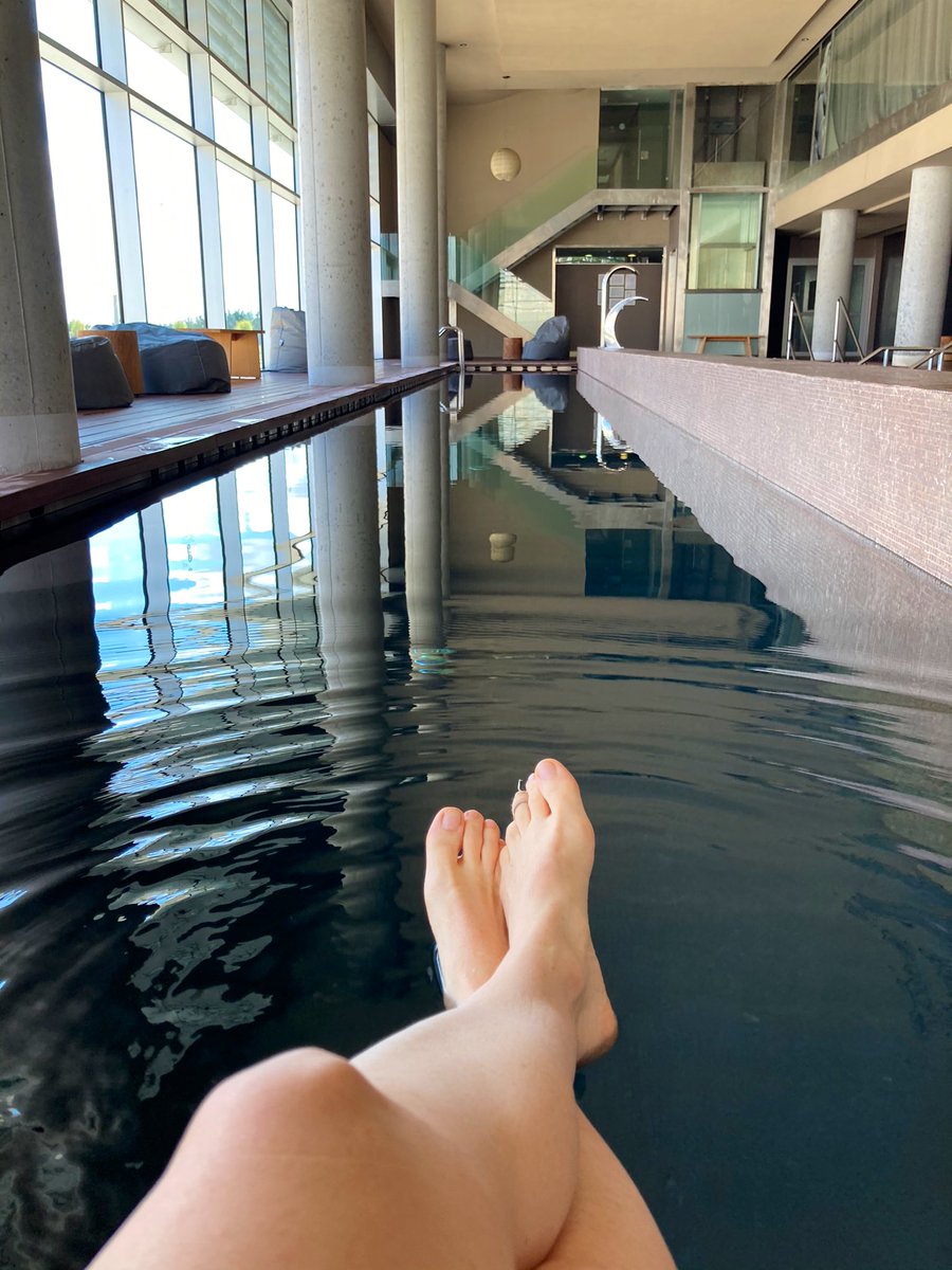 VeroSinmapa's tweet photo. 😎 No quiero generar oleadas de envidia, pero hoy toca una sesión de Spa en @Valbusenda Una forma relajante de comenzar la jornada antes de continuar con las visitas a esta interesante y sorprendente ciudad... ¿Te gustan los spa? #RutaVinoToro @Rutavinotoro https://t.co/bL8cvKkvqY