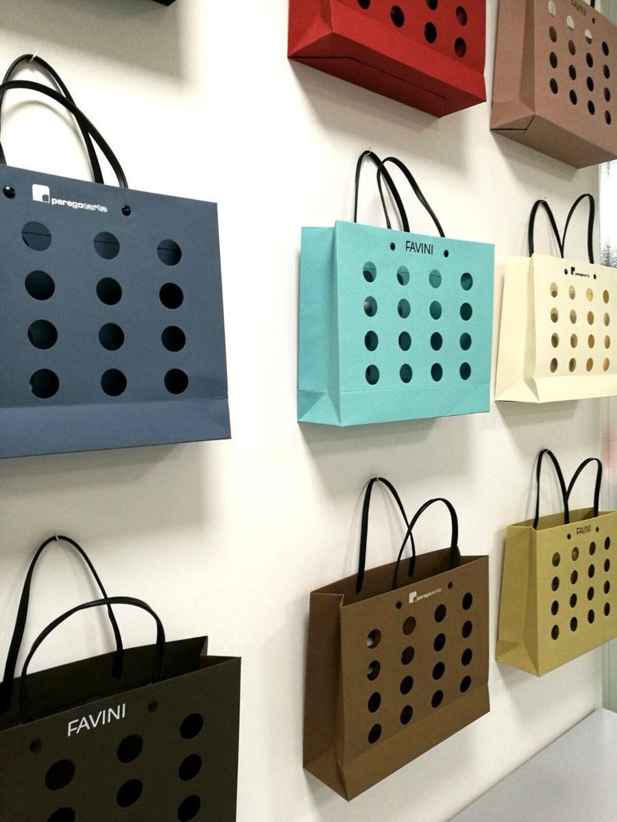 peregocarta's tweet photo. Iconic shoppers✨
#premiumpaper #colouredpaper #favini #chic #unique #celebrating #handmade #italianstyle #crafting #shopper #iconic #brand #bags #multipurpose #packaging #luxurypackaging #paper #preciouspackaging #original #identity #gift #gadget #shopping https://t.co/LM7CltszI6