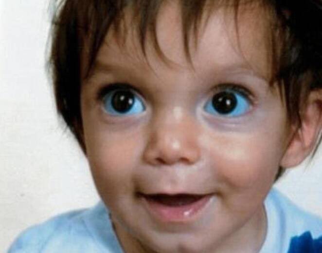 #ritrovato #stabene 👏🏻
“Ed è negli occhi del bambino, nei suoi occhi scuri e profondi, come notti in bianco, che nasce la luce”.
Questa frase di Éluard sembra scritta per il piccolo #Nicola, ritrovato vivo e in fondo a una scarpata.
E’ tornata un po’ di luce, per tutti noi