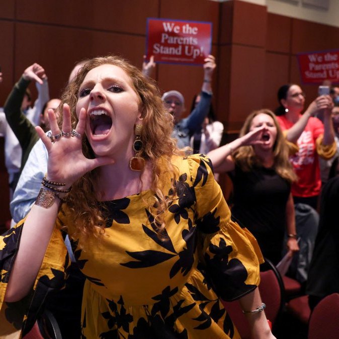 JakeLobin's tweet image. Loudoun County, 2021 // Little Rock, 1957

Same energy.