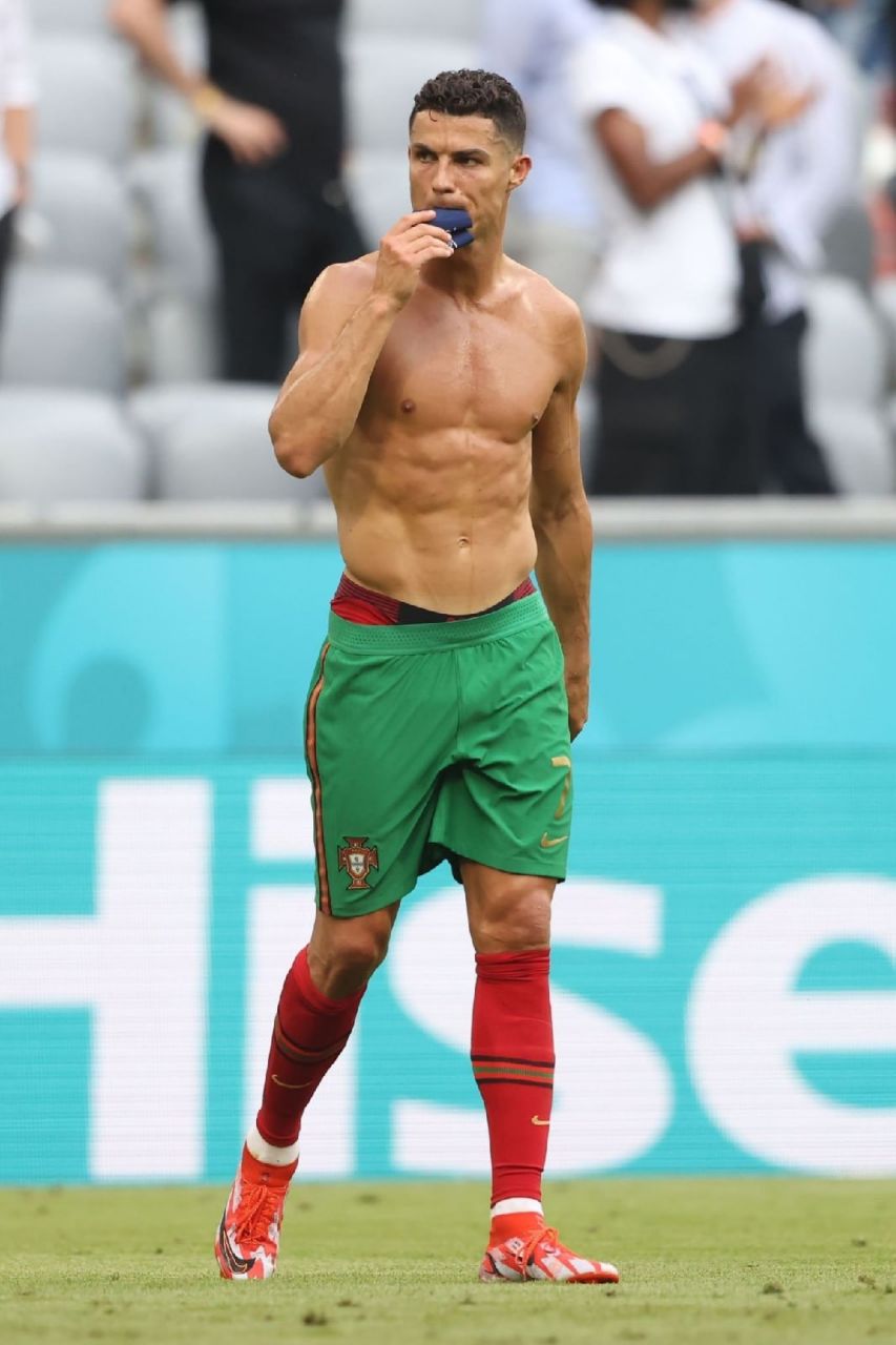 CristianoXtra on Twitter "Cristiano Ronaldo could wear a rainbow