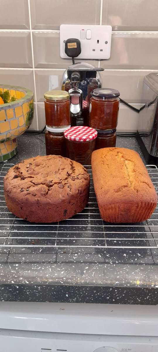 babzee53's tweet photo. Got given some rhubarb so made rhubarb and ginger jam, then got carried away #boiledfruitcake plus #bananaloaf https://t.co/hlHdmQoB0W