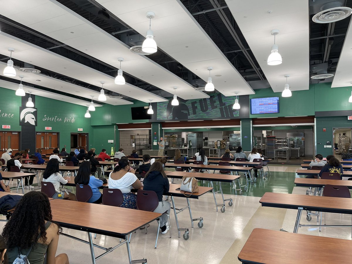 GcFenn's tweet photo. Mr. Jeff Dooley, Director of Broadcasting and Media Relations, from the Hartford Yard Goats speaking to Maloney Summer Bridge students about various careers! Thank you Mr. Dooley. https://t.co/BK2tnLVvzu