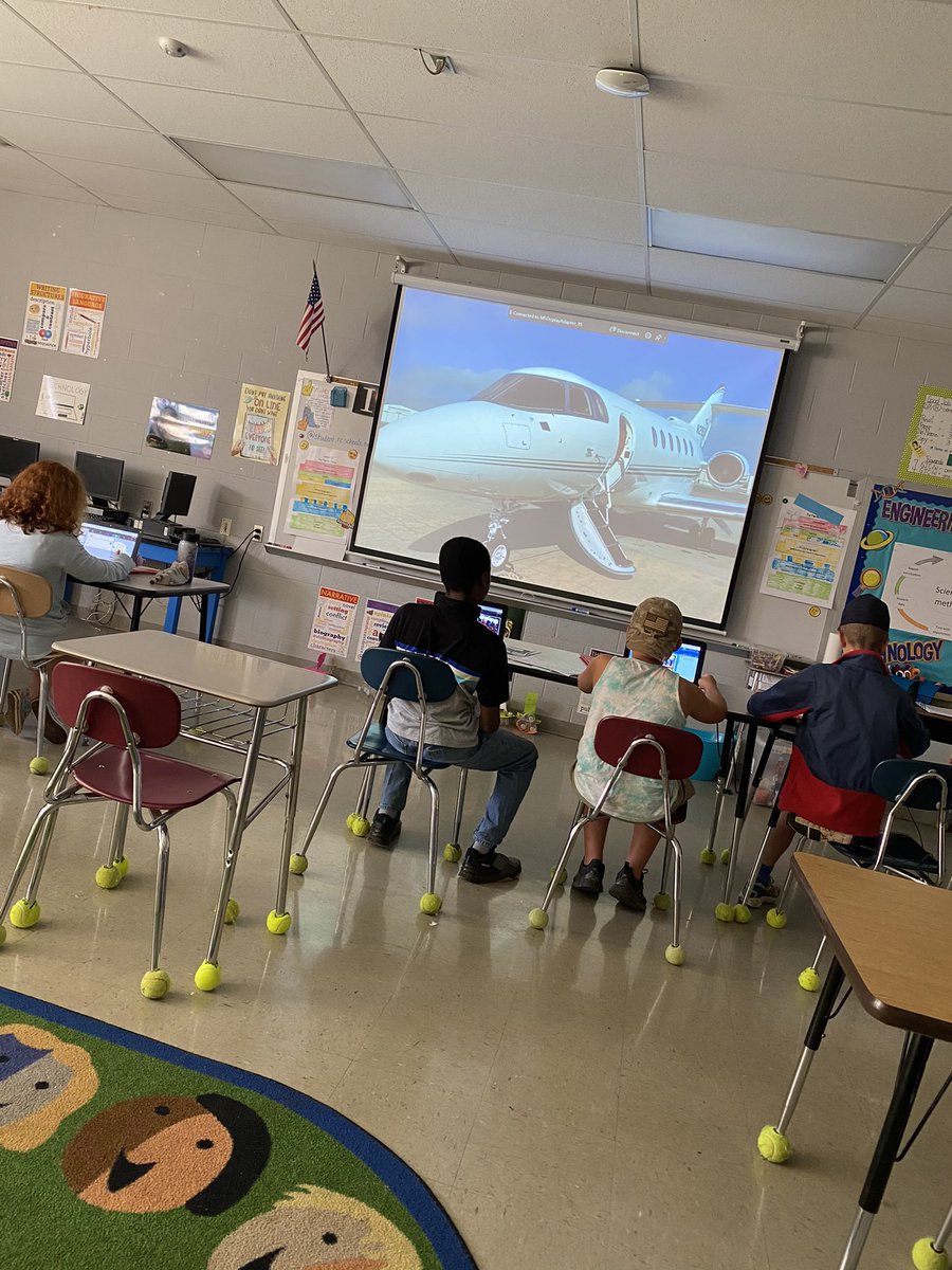 edgellcation's tweet photo. We work with amazing people 💛 thank you @PattersonPals and her husband for making a special video for the summer camp to show us “today’s” plane!! We loved learning more after studying the Wright Brothers. @BarfieldCamp #Innovations #WrightBrothers #Community https://t.co/yfd5YIdnmL