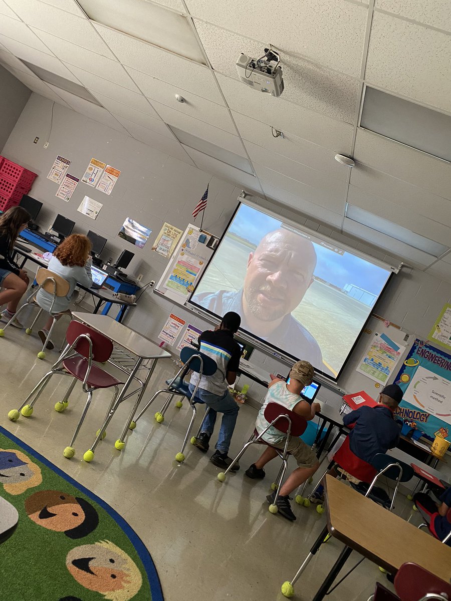 edgellcation's tweet photo. We work with amazing people 💛 thank you @PattersonPals and her husband for making a special video for the summer camp to show us “today’s” plane!! We loved learning more after studying the Wright Brothers. @BarfieldCamp #Innovations #WrightBrothers #Community https://t.co/yfd5YIdnmL