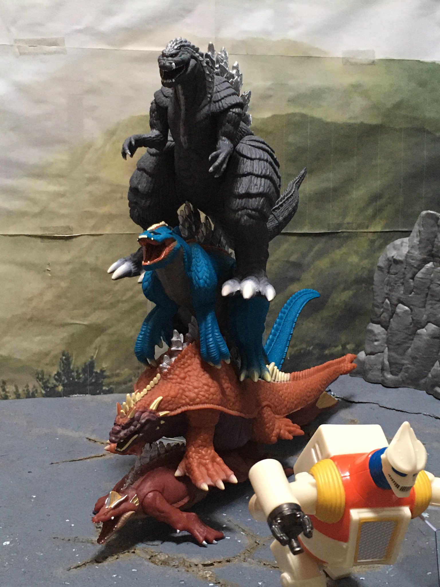 タカ Kom 夜のフィギュア撮影会 お題 逃 ジェットジャガー逃亡 ゴジラ最強形態が現れた ゴジラsp Godzilla ゴジラ ムービーモンスターシリーズ ムビモン ソフビ アクアティリス アンフィビア テレストリス ウルティマ オモ写 T