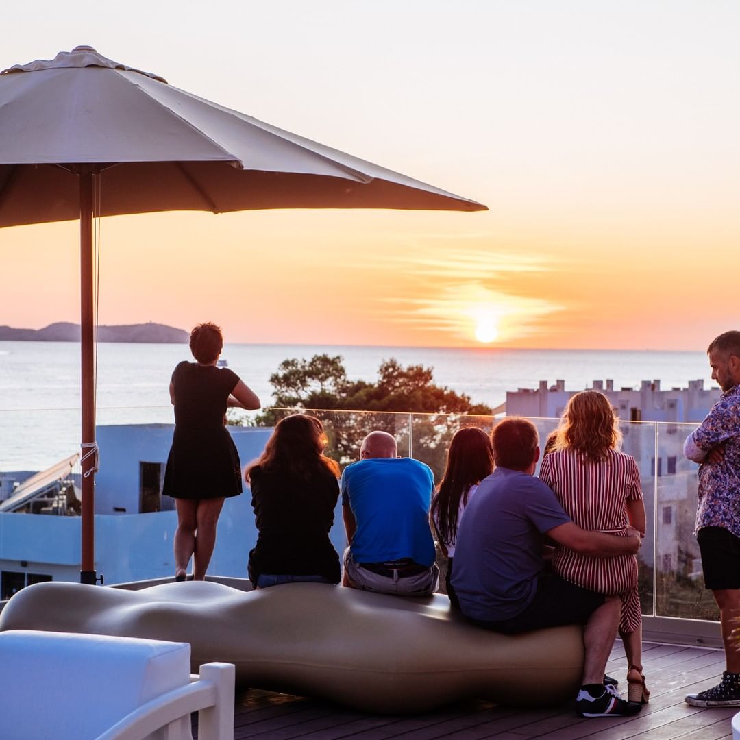 VisitSantAntoni's tweet photo. Sant Antoni's sunset will always remain in your memory 🧡☀️
Amazing capture from the rooftop at @hotelabrat 
.
.
.
#VisitSantAntoni #Tourism #Sunset #Hotel #SantAntoni #Ibiza #Eivissa #SantAntonidePortmany #Ibiza21 https://t.co/s1lELvWuvZ