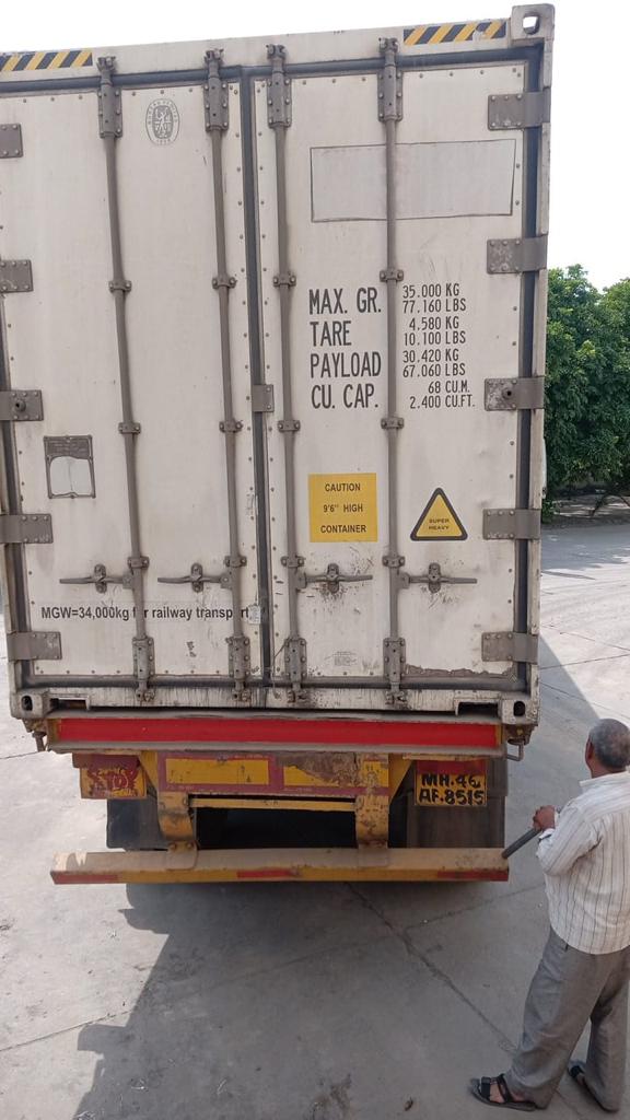 ConcorFhel's tweet photo. Arrival of New Zealand Apples 🍎 in palletise bins in Domestic warehouse at Agri Logistics Center, Rai, Sonepat, Haryana.
@ConcorNcr @ConcorArea4 @shankarmaz46 @ConcorNwr @VKRamaCMD @concor_india @ConcorArea3 @ConcorW @ScrConcor @concor_er @nafedindia @AgriGoI @APEDADOC https://t.co/anKYyZHpwk