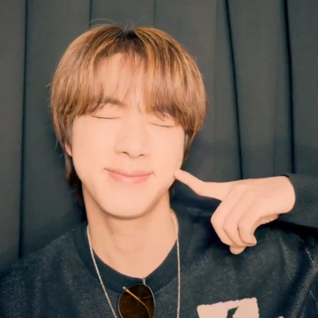 jmwhorekoo's tweet photo. @PJMINBESTESTBOY @BIGHIT_MUSIC SO CUTE 🥺💜 https://t.co/ct6h6eYHmJ