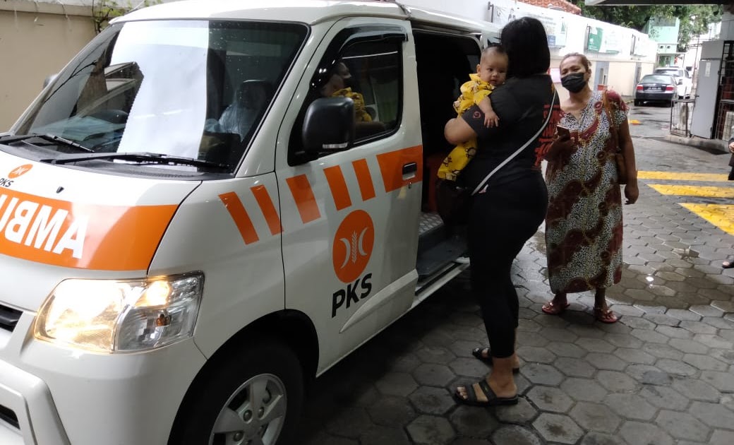 Dua Jam Berkeliling dari RS ke RS, Akhirnya Bayi Terpapar Covid-19 itu Mendapatkan Ruang Perawatan dlvr.it/S2JVMC