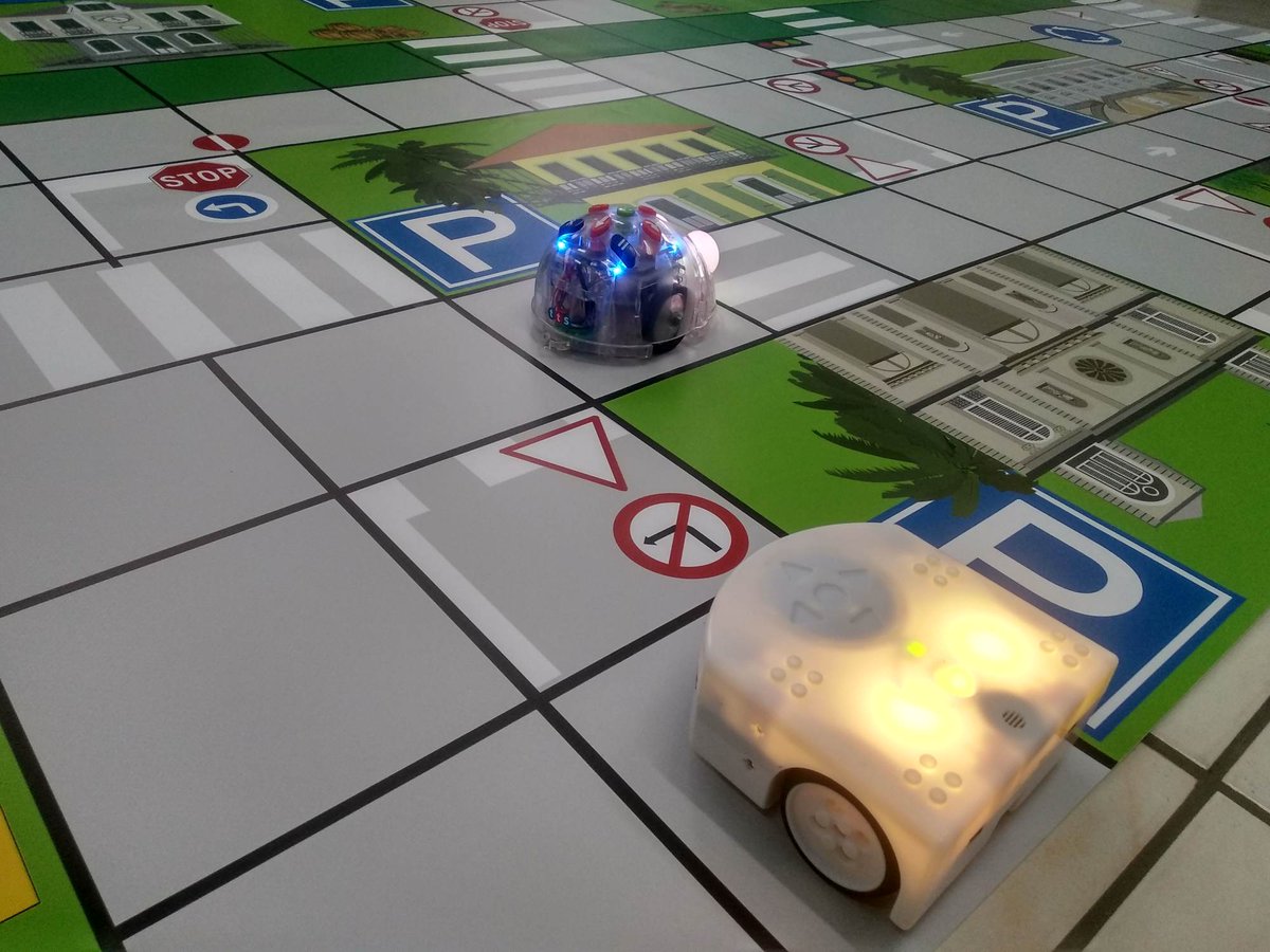 Canope_972's tweet photo. Tout nouveau, tout beau ! Le tapis route pour les robots @BeeBotNL / Bluebot et @ThymioII créé par votre atelier et disponible en prêt (on prête aussi les robots !)
@Prefet972 @DaneMartinique @cardie972 @math_martinique @PoppyStation @acmartinique @Mobsya #ESR #Martinique https://t.co/hk34U7l9OH