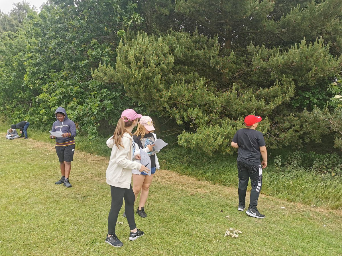 MissMcWilliams2's tweet photo. Next up its scavenger hunt time to find all kinds of items using our senses 👀👂 👃 @stfrancisps https://t.co/jkEuxrFwBI